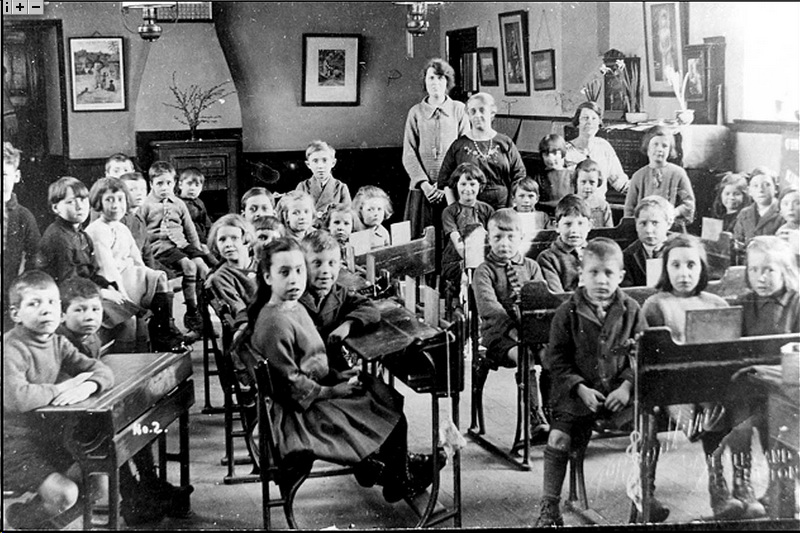 Church End School - interior 1925